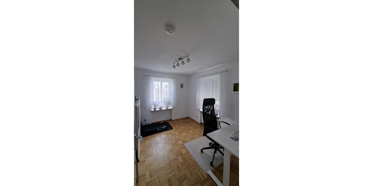 Etagenwohnung Gilching - 3.5 Zimmer, 79 m&sup2;, 1.700&euro; | Angebot:26681357