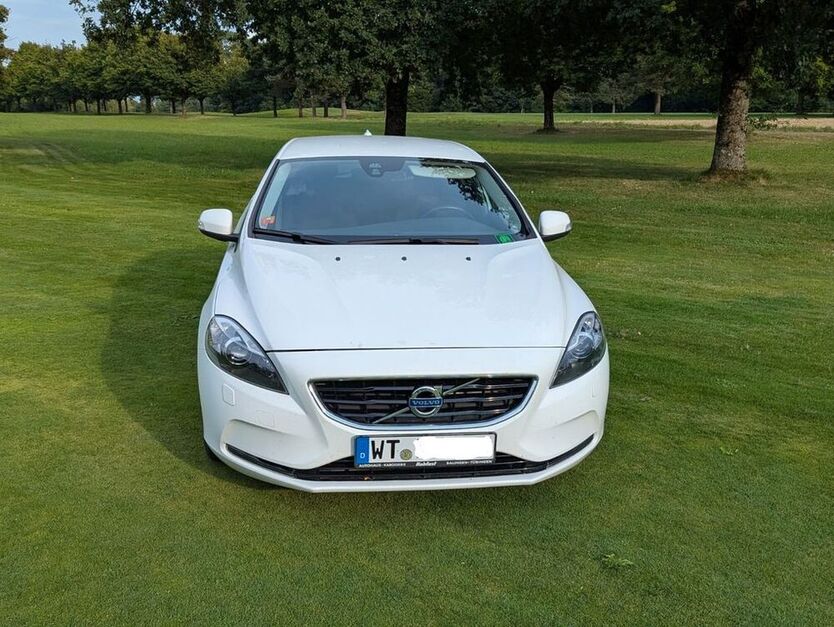 V40