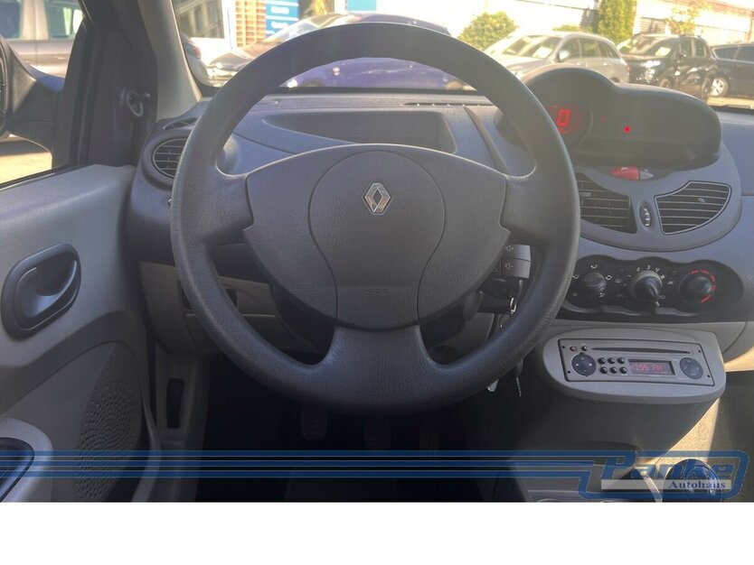 Renault Twingo Authentique 1.2*Klima*Radio/CD*Isofix*3tr 96.488 km 2.480 € Berlin 13187
