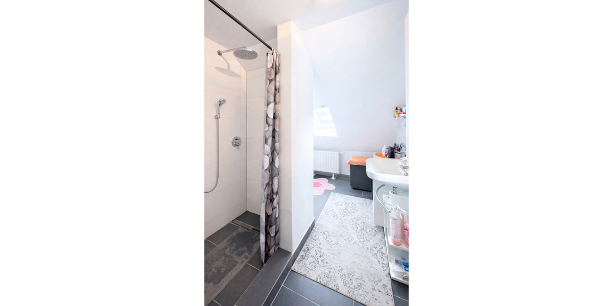 helle 1,5 Zimmer Dachgeschosswohnung für Kapitalanleger 1.5 zimmer