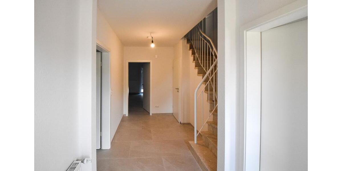 Großzügige Doppelhaushälfte mit Einbauküche und Garage in ruhiger Lage in der Stadt Friesoythe 6 zimmer