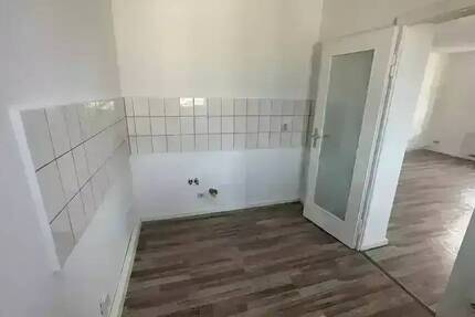 Wohnung Chemnitz Lutherviertel - 3 Zimmer, 63 m&sup2;, 350&euro; | Angebot:26471025