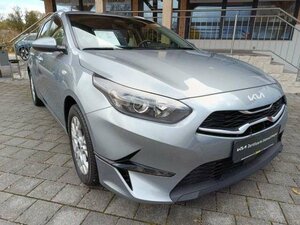 Kia Ceed SW / ceed SW CEED SW 1.5T AUTOMATIK VISION |K 24.185 km 23.490 € Höhenkirchen-Siegertsbrun 85635