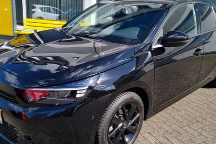 Opel Corsa 28.000 km 18.790 &euro; Pelm 54570