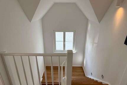 Haus Pfungstadt - 8 Zimmer, 150 m&sup2;, 2.490&euro; | Angebot:26372370