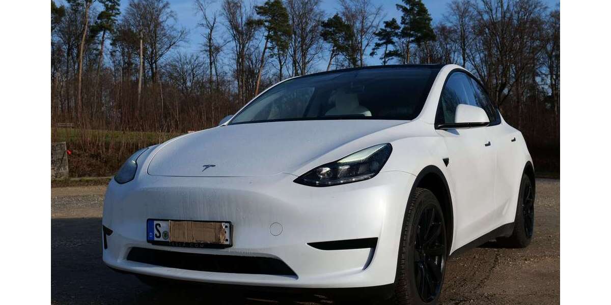 Tesla Model Y 68.800 km 29.900 &euro; Esslingen 73732