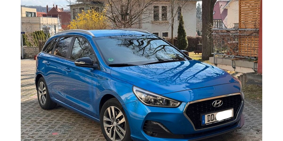 Hyundai i30 101.000 km 12.100 &euro; Dresden 01324