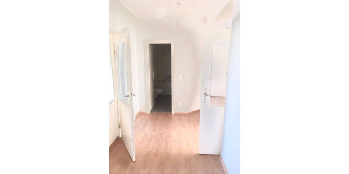 Etagenwohnung Dresden Friedrichstadt - 4 Zimmer, 100 m&sup2;, 757&euro; | Angebot:26343668