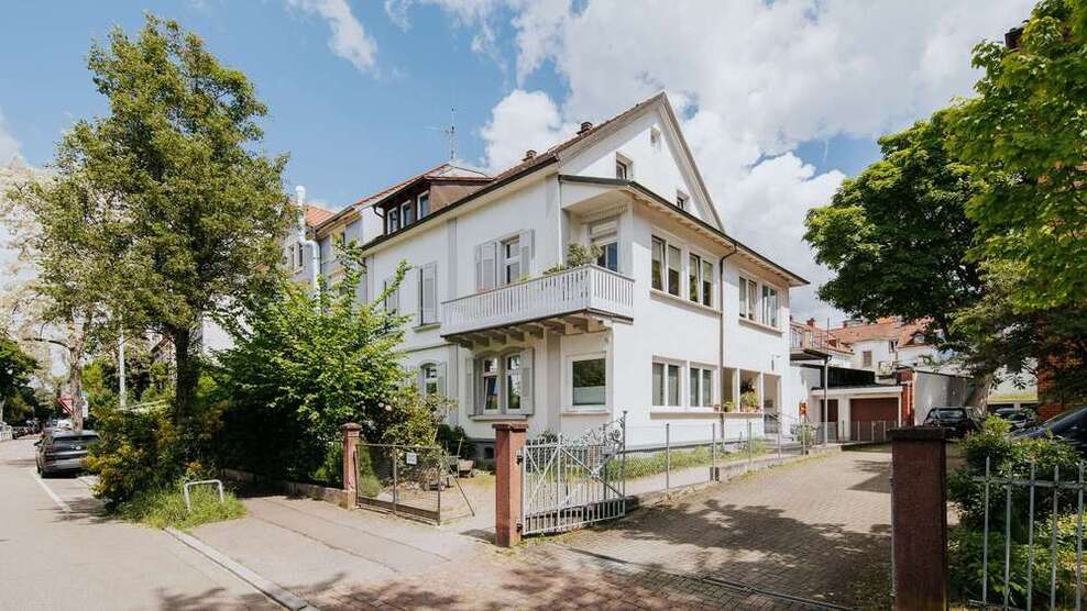 Haus zum Kaufen in Freiburg 1.350.000 € 352 m²
