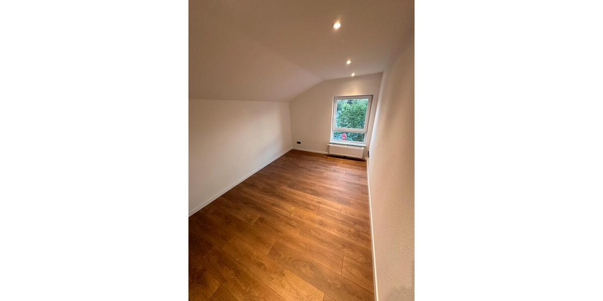Einfamilienhaus Seevetal Hagolt - 10 Zimmer, 265 m&sup2;, 3.750&euro; | Angebot:26284229