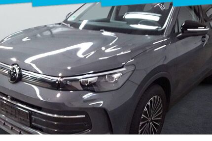 VW Tiguan 25.989 km 37.930 &euro; Berlin 10587