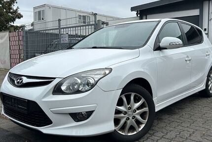 Hyundai i30 141.427 km 4.499 &euro; Hanau 63456