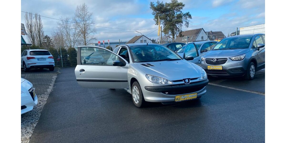 Peugeot 206 153.000 km 1.700 &euro; Bonn 53227