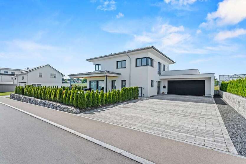 Haus zum Kaufen in Pfullendorf 845.000 € 214 m²