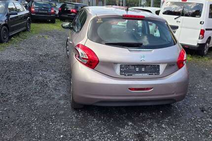 Peugeot 208 109.000 km 5.250 &euro; Dortmund 44147