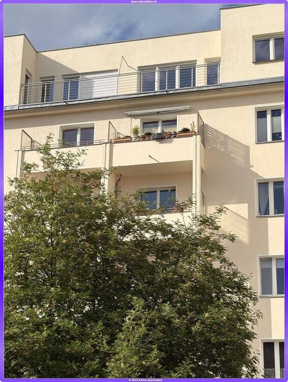 Bezugsfrei nach Absprache mit Balkon
