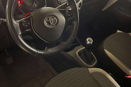 Toyota Aygo 58.800 km 10.900 &euro; Frankfurt am Main 60437