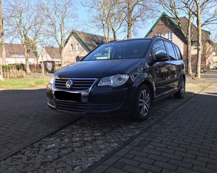 VW Touran 252.000 km 4.300 € Moers 47443