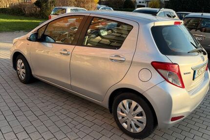 Toyota Yaris 95.000 km 7.800 &euro; Paderborn 33100