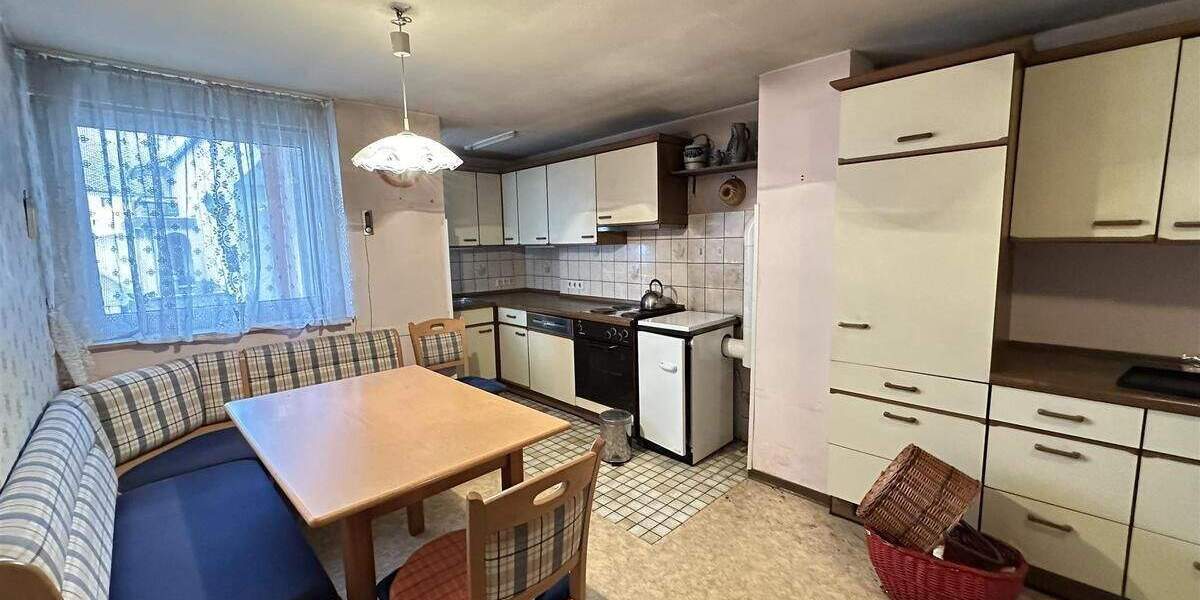 Mehrfamilienhaus, Wohnhaus Kirchberg (Hunsrück) - 8 Zimmer, 204 m&sup2;, 249.000&euro; | Angebot:25800514