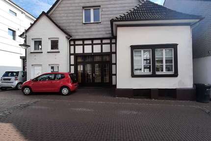 Haus zum Kaufen in Enger 380.000 € 350 m² 10 zimmer