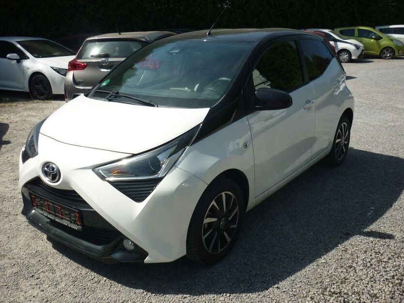Aygo (X)