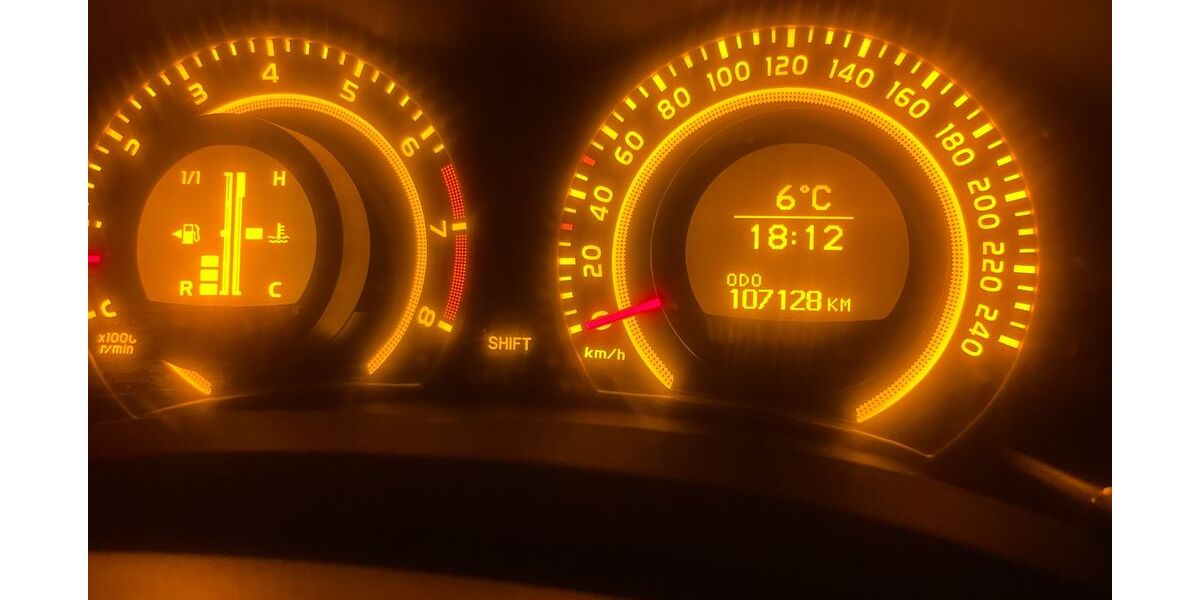 Toyota Auris 107.000 km 5.500 &euro; Neupotz 76777