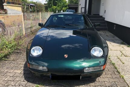 Porsche 928