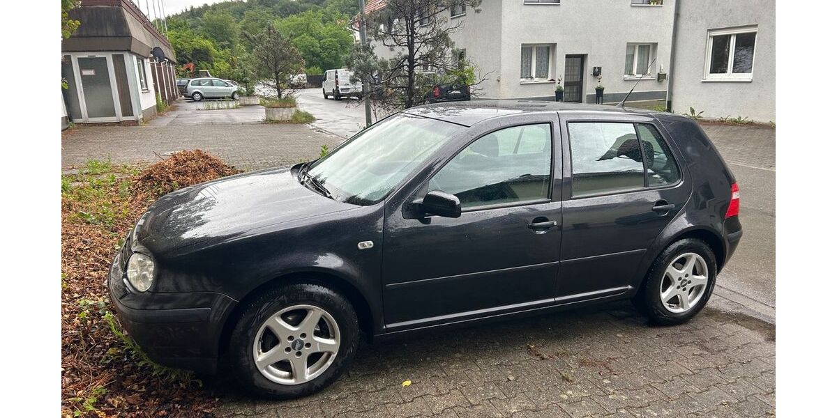 VW Golf 169.000 km 2.699 &euro; Ravensburg 88214