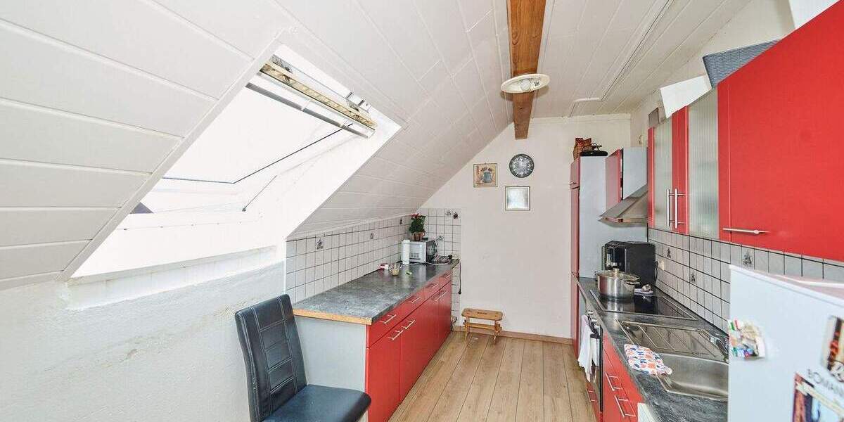 Projekt mit Zukunft: Renovierungsbedürftiges Wohnhaus mit ca. 222 m² Wohnfläche und Garten 6 zimmer