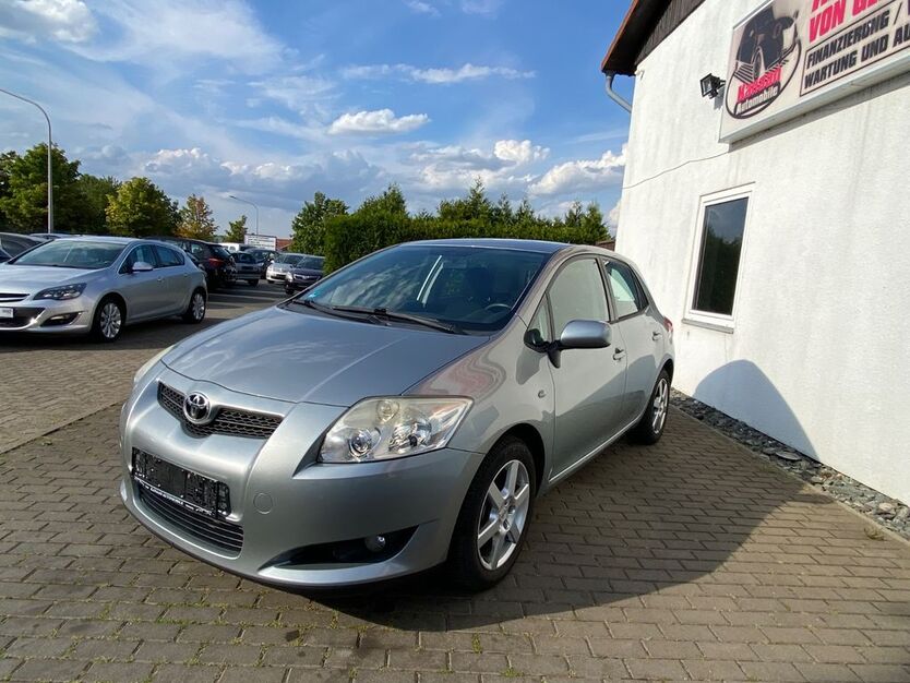 Toyota Auris 97.000 km 4.990 € Goslar 38644
