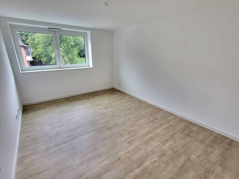 Exklusiv: Sanierte 3-Zi.-Wohnung mit Carport, Aufzug, Balkon & traumhaftem DOM-Blick am Mühlenteich