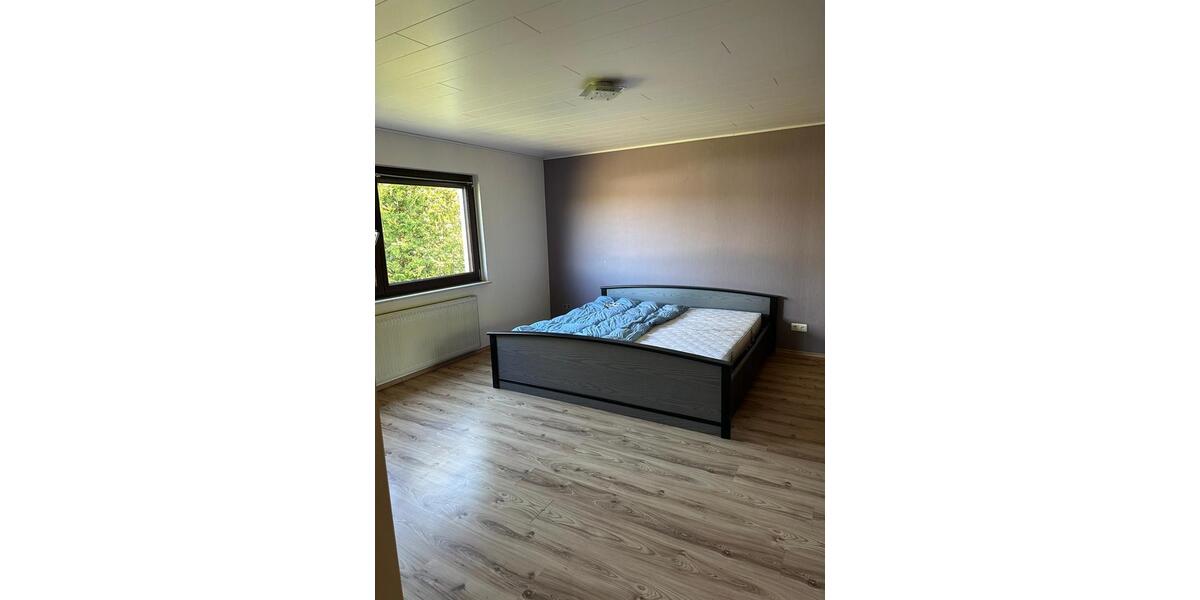 Etagenwohnung Lohra - 5 Zimmer, 145 m&sup2;, 900&euro; | Angebot:26293240