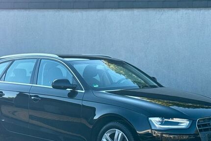 Audi A4 194.220 km 10.890 &euro; Düsseldorf 40233