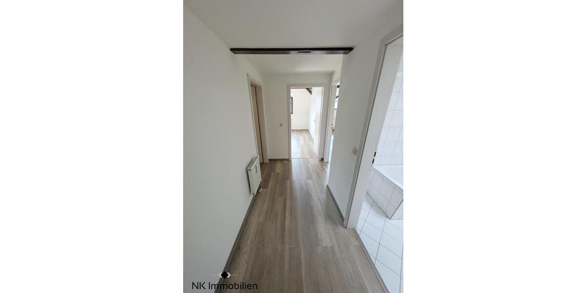 Dachgeschoßwohnung Zwickau - 2 Zimmer, 55 m&sup2;, 270&euro; | Angebot:26008207