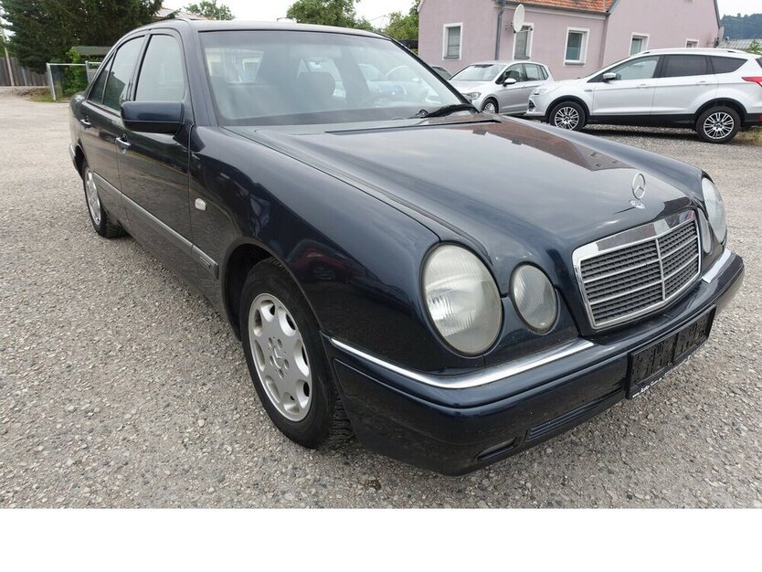 Mercedes-Benz E 230 E -Klasse Lim.Klima eGHSD 8xAlu rostfrei 317.600 km 1.800 € Neumarkt/OPf 92318