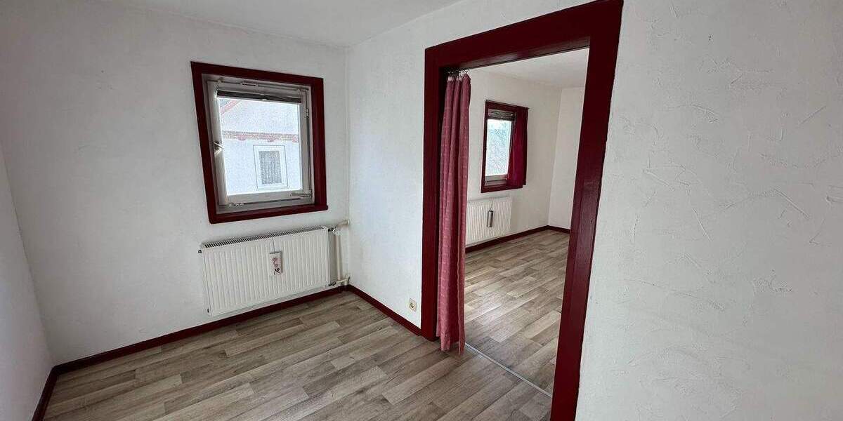 Einfamilienhaus Fritzlar - 6 Zimmer, 145 m&sup2;, 150.000&euro; | Angebot:25385502