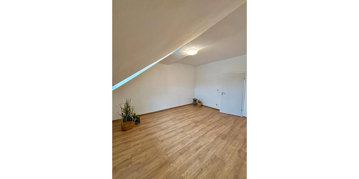 Dachgeschoßwohnung Hagen Hagen-Nord - 3.5 Zimmer, 95 m&sup2;, 159.000&euro; | Angebot:24771113