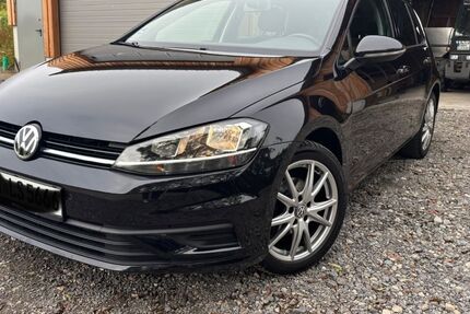 VW Golf 107.500 km 14.390 € erlenbach 74235