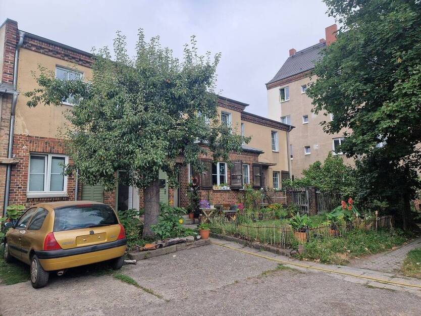 Wohn- und Geschäftshaus mit Entwicklungspotential in Bahnhofsnähe von Halle (Saale)