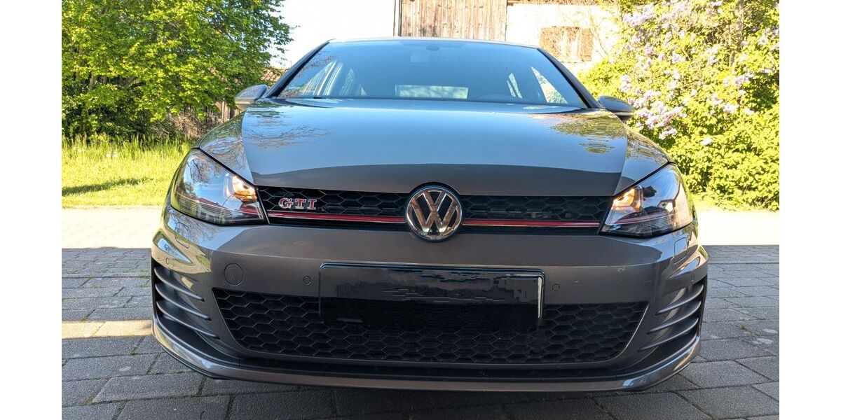 VW Golf 81.000 km 18.799 &euro; Saaldorf-Surheim 83416