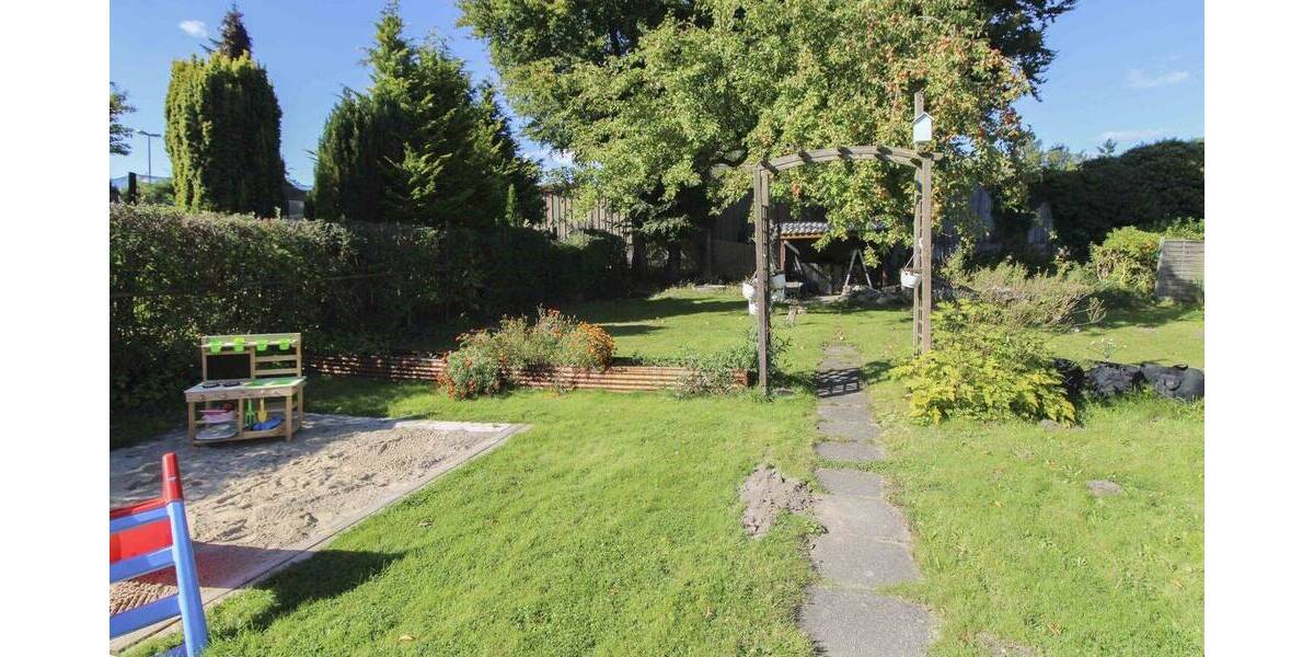 Einfamilienhaus Flensburg Engelsby - 8 Zimmer, 150 m&sup2;, 559.000&euro; | Angebot:26359415