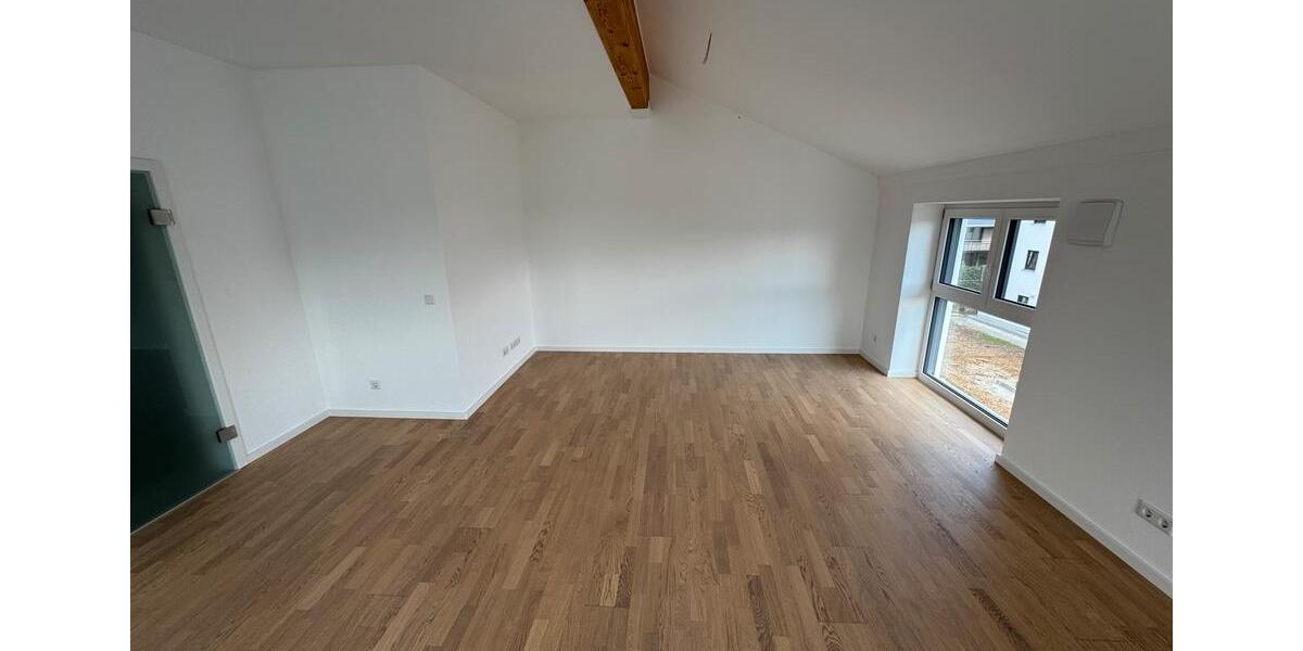 Dachgeschoßwohnung Kirchheim bei München - 3 Zimmer, 93 m&sup2;, 1.990&euro; | Angebot:24762321