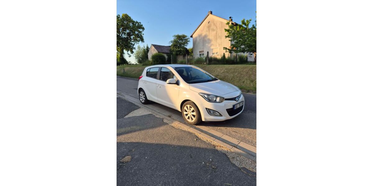 Hyundai i20 110.000 km 6.800 &euro; Etzelwang 92268
