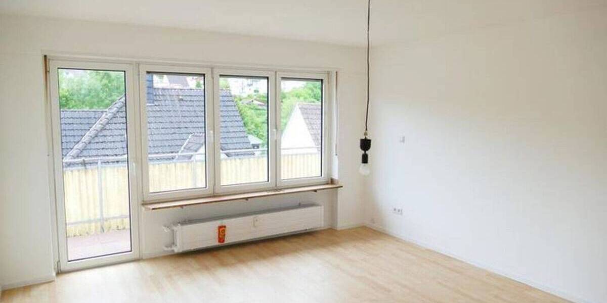 DG mit Balkon: helle großzügige 3-Zimmer + Wohnküche + Bad + GästeToilette, keine Schrägen,zentral 3 zimmer