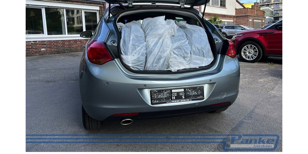 Opel Astra 1.4 150 Jahre *SHZ*PDC*AUX*Teilleder* 112.935 km 5.990 &euro; Berlin 13187