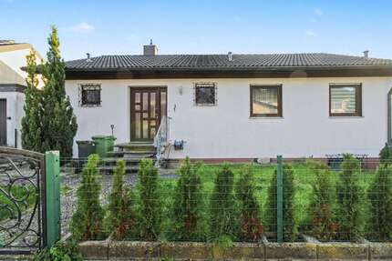 Haus zum Kaufen in Adelsdorf 619.000 € 182 m² 6 zimmer