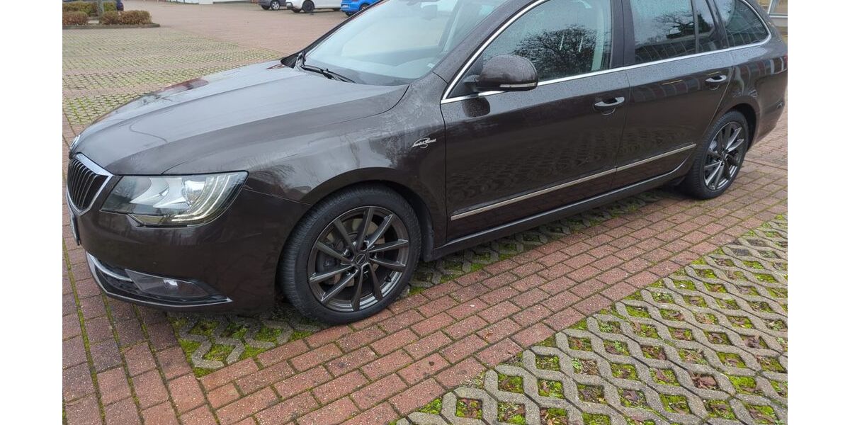 Skoda Superb 185.000 km 11.500 € Hagen 58099