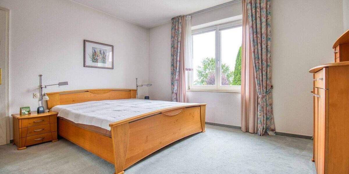 Gehoben und gepflegt: 7-Zi.-EFH mit ELW und Garten, Garage und 2 Freistellplätzen in Neubrandenburg 7 zimmer