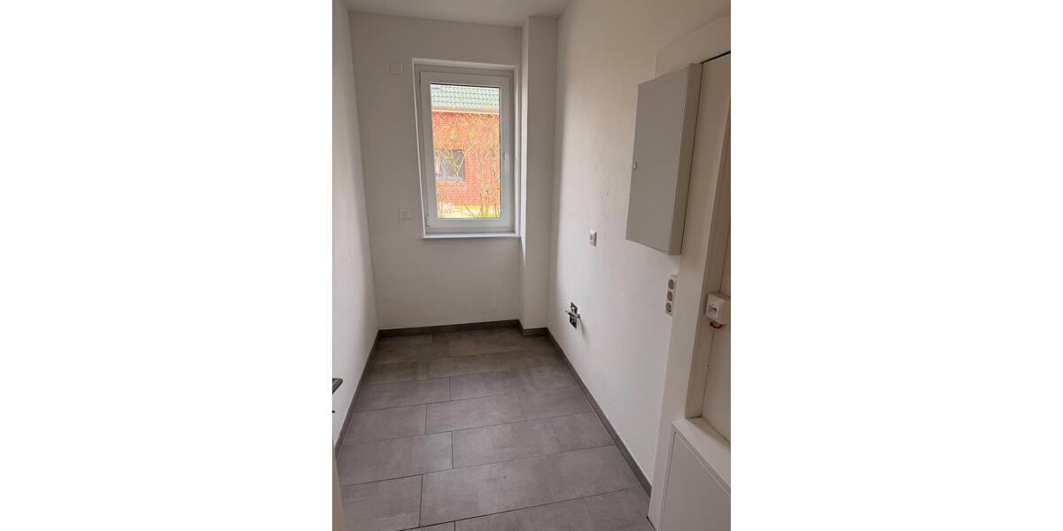 Erdgeschoßwohnung Lunden - 4 Zimmer, 121 m&sup2;, 1.250&euro; | Angebot:26296724